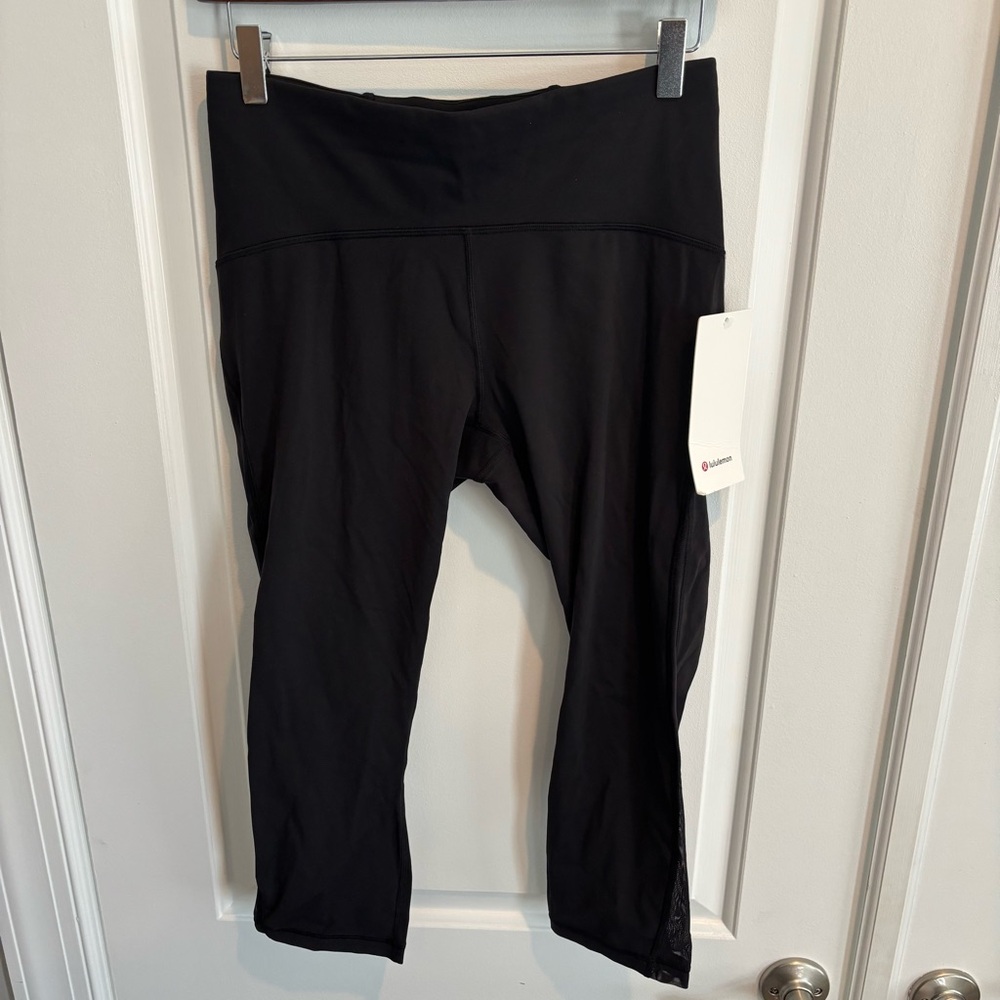 lululemon Train Times Crop 21” black size 10 NWT